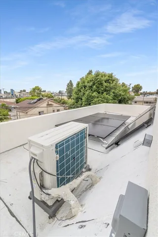 16619 Lake Avenue, Paramount, California 90723