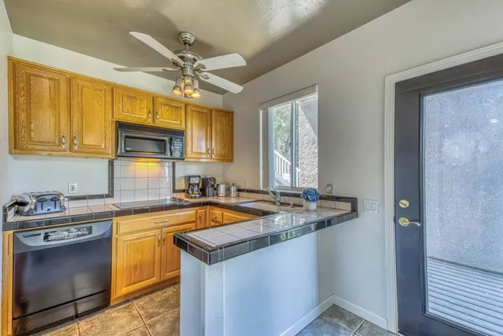 8213 Bass Point, Bradley, California 93426