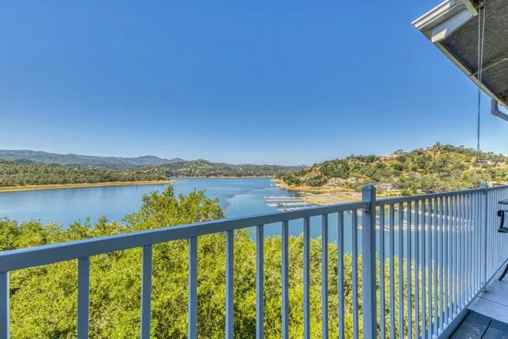 8213 Bass Point, Bradley, California 93426