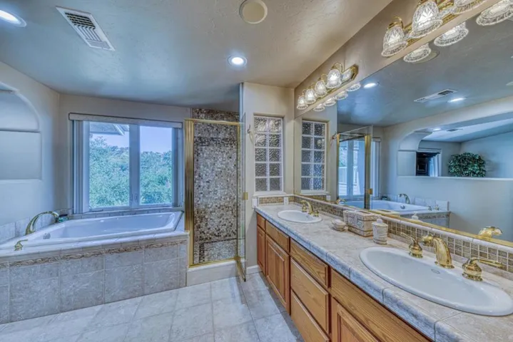 8213 Bass Point, Bradley, California 93426