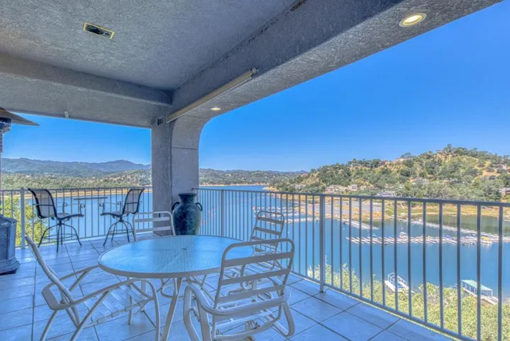 8213 Bass Point, Bradley, California 93426