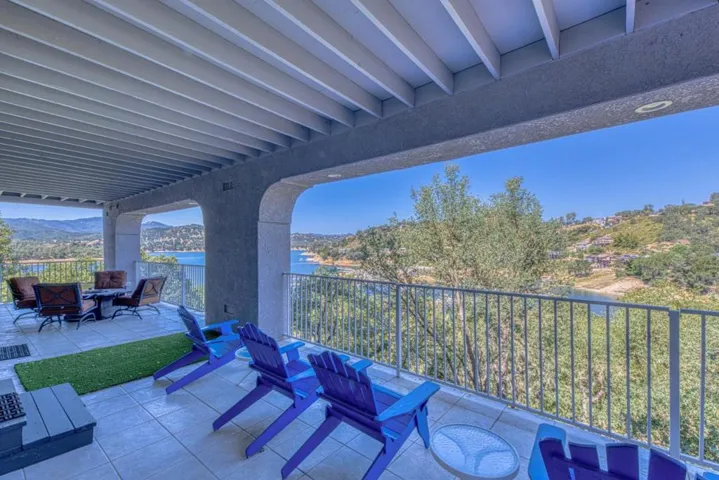 8213 Bass Point, Bradley, California 93426