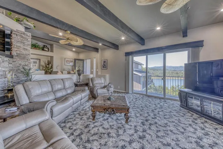 8213 Bass Point, Bradley, California 93426