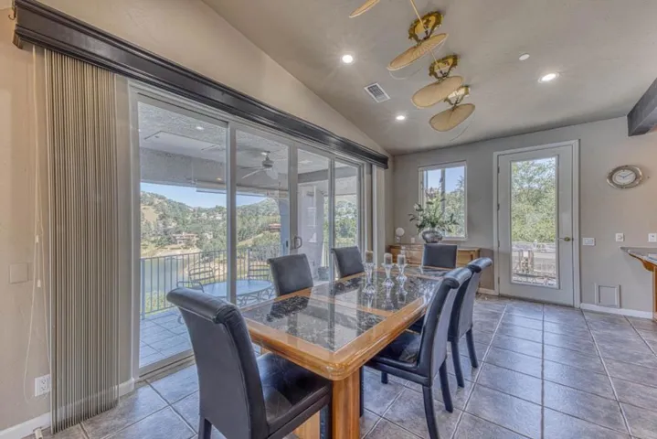 8213 Bass Point, Bradley, California 93426