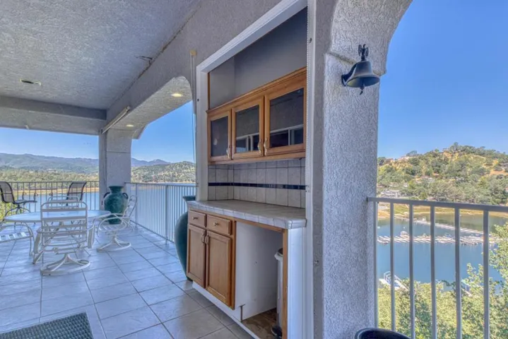 8213 Bass Point, Bradley, California 93426