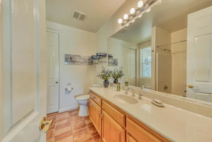 8213 Bass Point, Bradley, California 93426