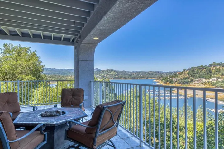 8213 Bass Point, Bradley, California 93426