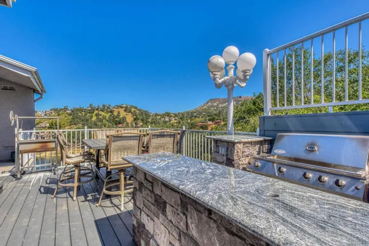 8213 Bass Point, Bradley, California 93426