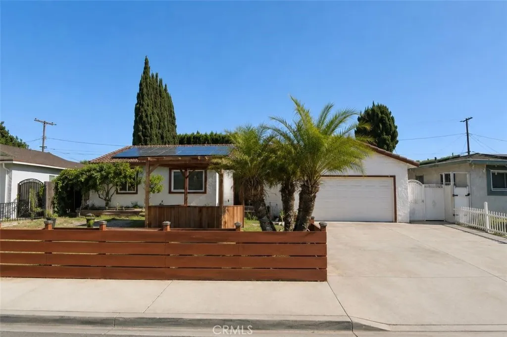6442 Sunside