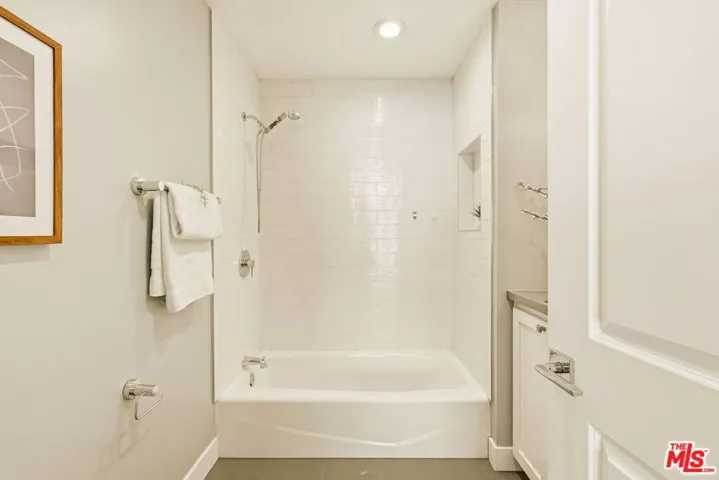 1026 S Windsor Boulevard, Los Angeles, California 90019