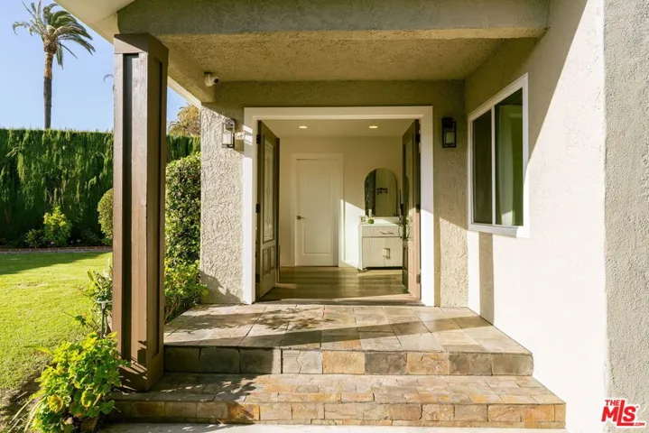 1026 S Windsor Boulevard, Los Angeles, California 90019
