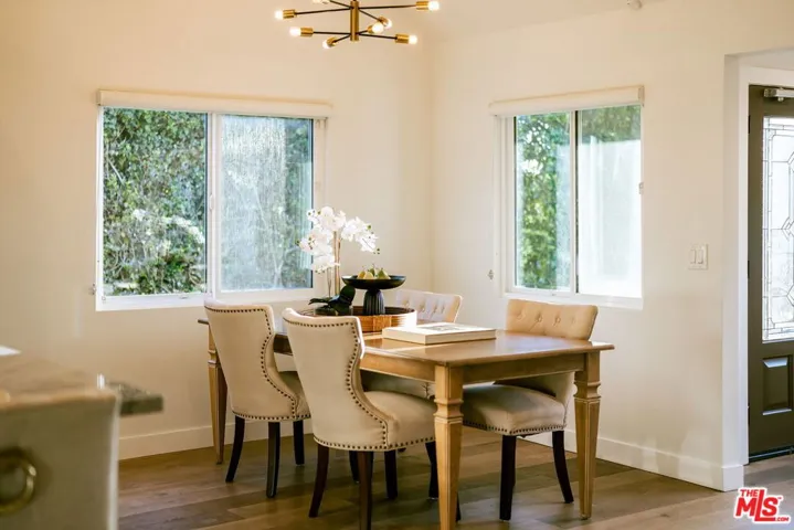 1026 S Windsor Boulevard, Los Angeles, California 90019