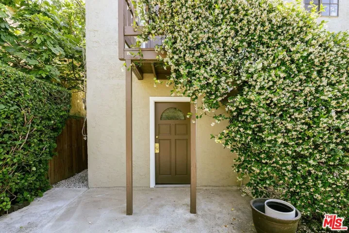 1026 S Windsor Boulevard, Los Angeles, California 90019