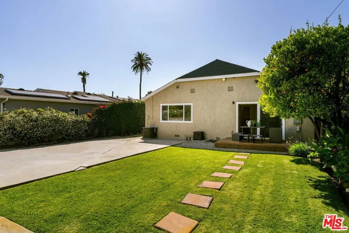 1026 S Windsor Boulevard, Los Angeles, California 90019