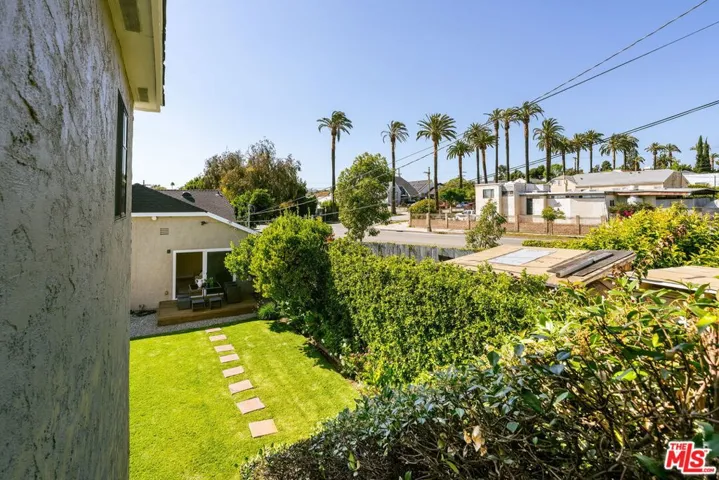 1026 S Windsor Boulevard, Los Angeles, California 90019