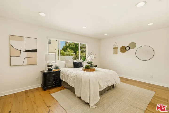 1026 S Windsor Boulevard, Los Angeles, California 90019