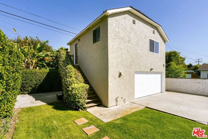 1026 S Windsor Boulevard, Los Angeles, California 90019