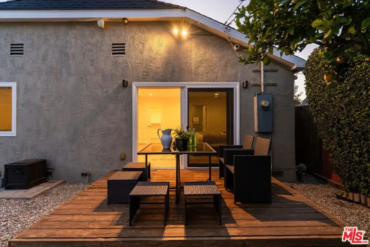 1026 S Windsor Boulevard, Los Angeles, California 90019