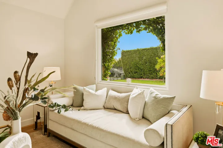 1026 S Windsor Boulevard, Los Angeles, California 90019