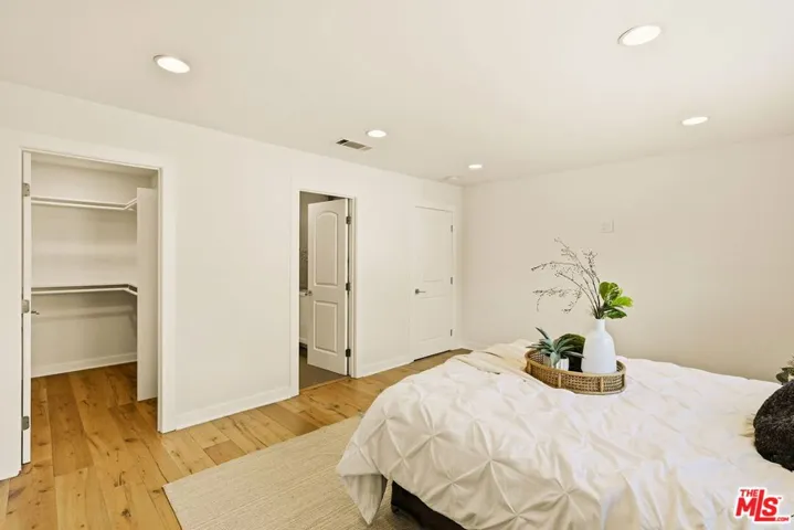 1026 S Windsor Boulevard, Los Angeles, California 90019
