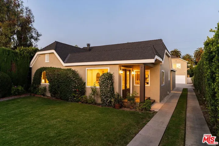 1026 S Windsor Boulevard, Los Angeles, California 90019