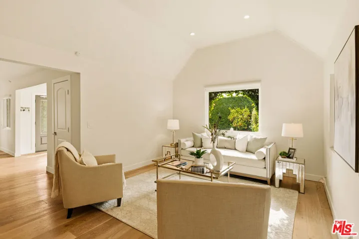 1026 S Windsor Boulevard, Los Angeles, California 90019