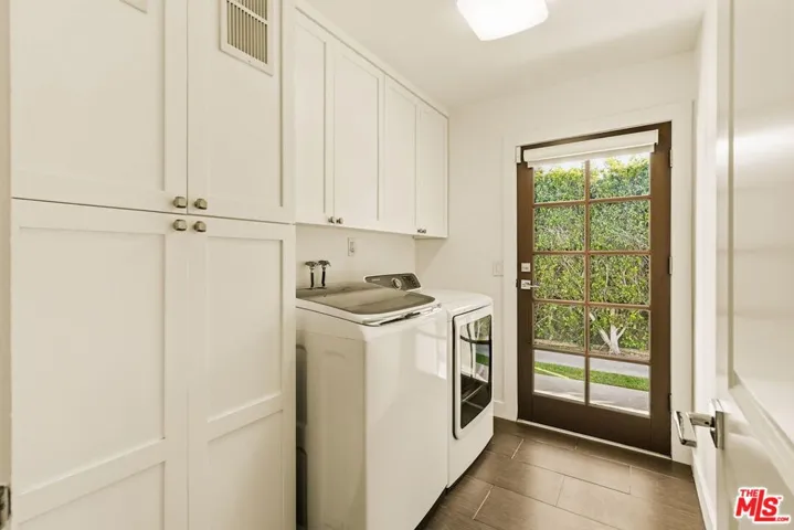 1026 S Windsor Boulevard, Los Angeles, California 90019