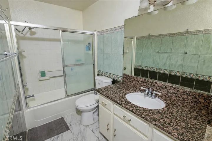 15000 Downey 337, Paramount, California 90723