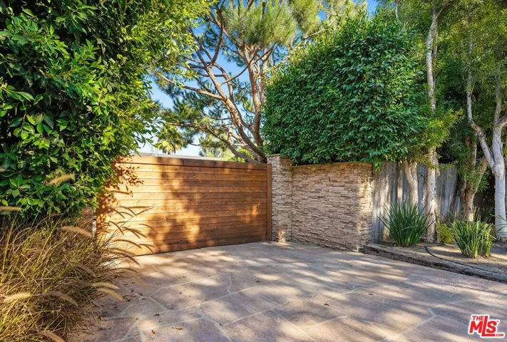 6644 Wildlife Road, Malibu, California 90265
