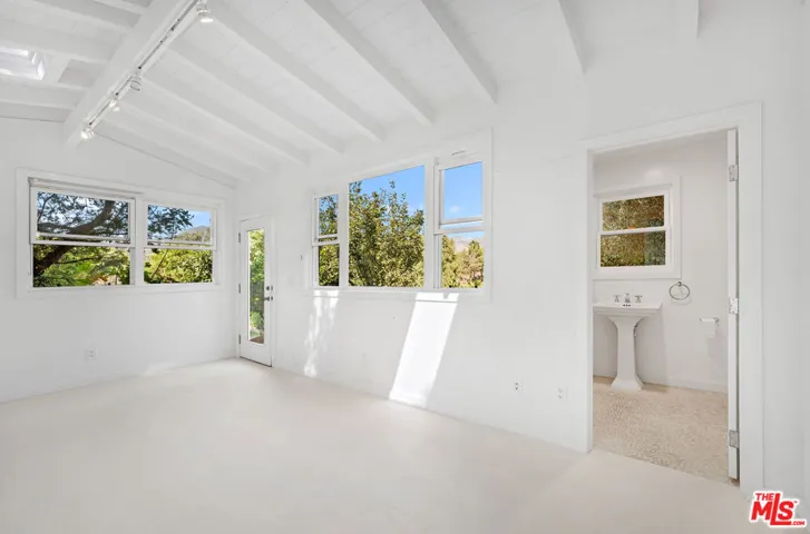6644 Wildlife Road, Malibu, California 90265