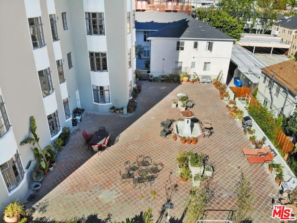 Huge sundeck