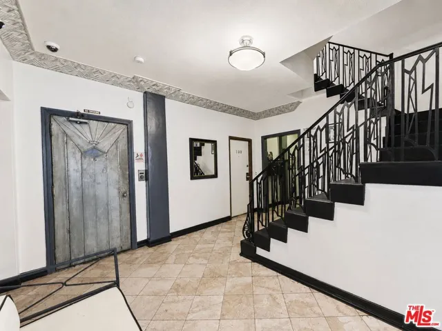 1 Elevator, 1 Staircase
