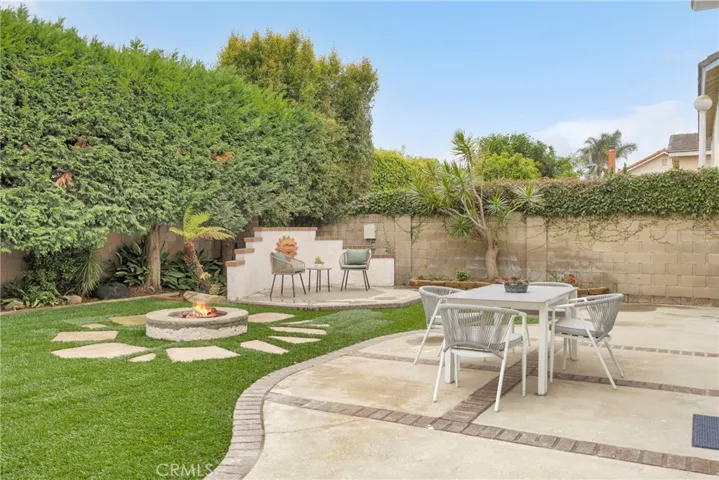 8792 Baywood Drive, Huntington Beach, California 92646