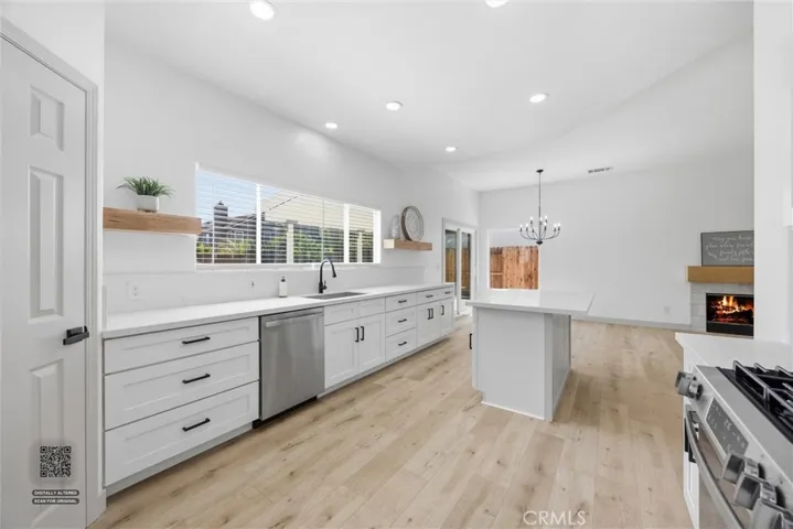 6105 Kettlerock Mountain Court, Bakersfield, California 93313