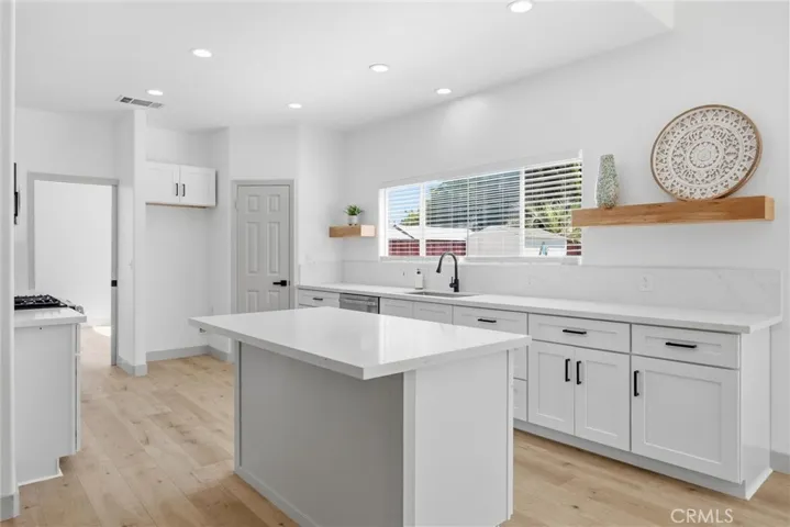 6105 Kettlerock Mountain Court, Bakersfield, California 93313
