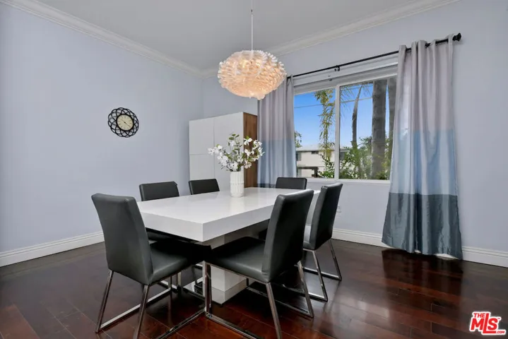 14315 Magnolia Boulevard 101, Sherman Oaks, California 91423