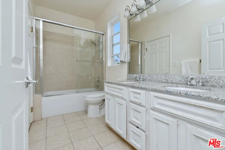 14315 Magnolia Boulevard 101, Sherman Oaks, California 91423