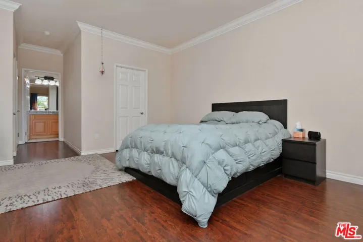 14315 Magnolia Boulevard 101, Sherman Oaks, California 91423