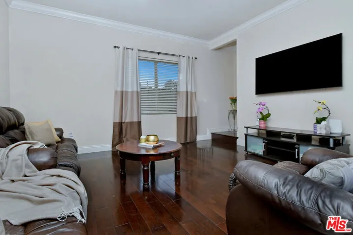 14315 Magnolia Boulevard 101, Sherman Oaks, California 91423