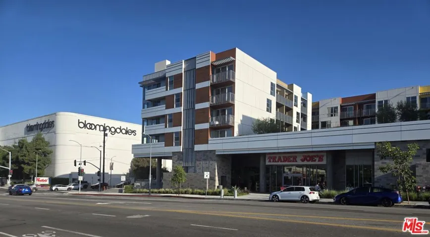 14315 Magnolia Boulevard 101, Sherman Oaks, California 91423