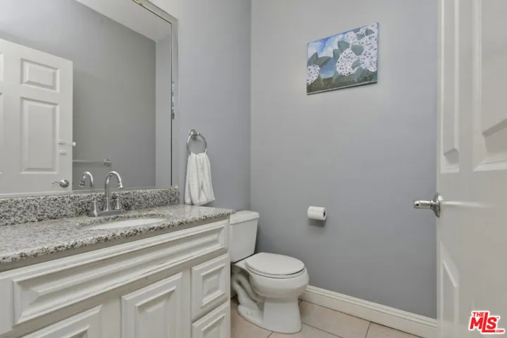 14315 Magnolia Boulevard 101, Sherman Oaks, California 91423