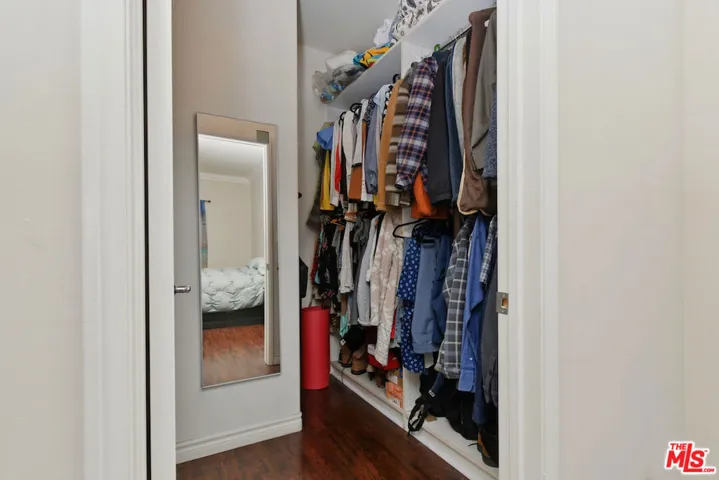 14315 Magnolia Boulevard 101, Sherman Oaks, California 91423
