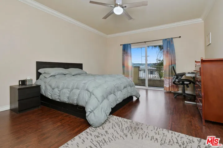 14315 Magnolia Boulevard 101, Sherman Oaks, California 91423