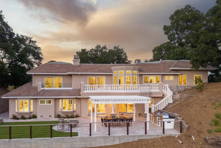 21668 Toll Gate Road, Saratoga, California 95070