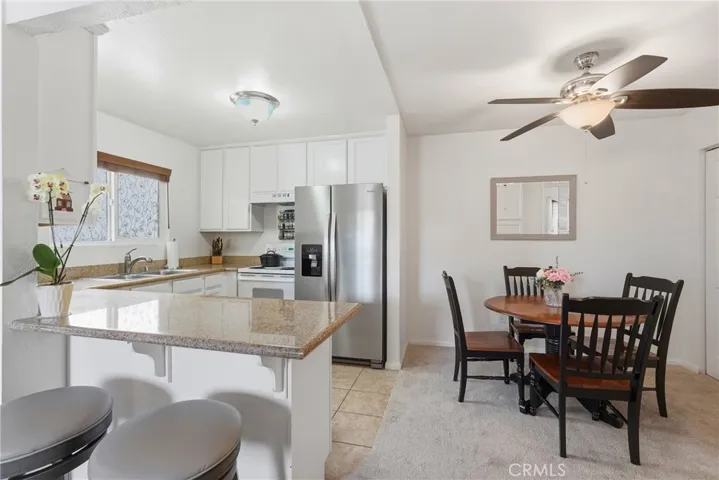 Kitchen and dining room 2