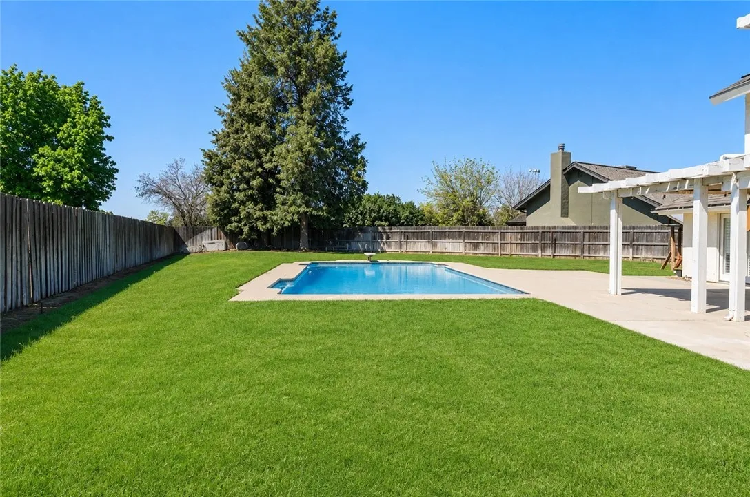 1042 Robinson Court, Hanford, California 93230 — photo 4