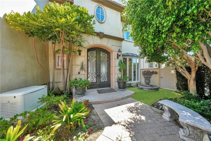 3352 Bounty, Huntington Beach, California 92649