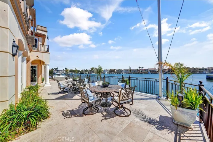 3352 Bounty, Huntington Beach, California 92649