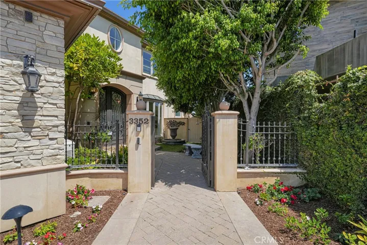 3352 Bounty, Huntington Beach, California 92649