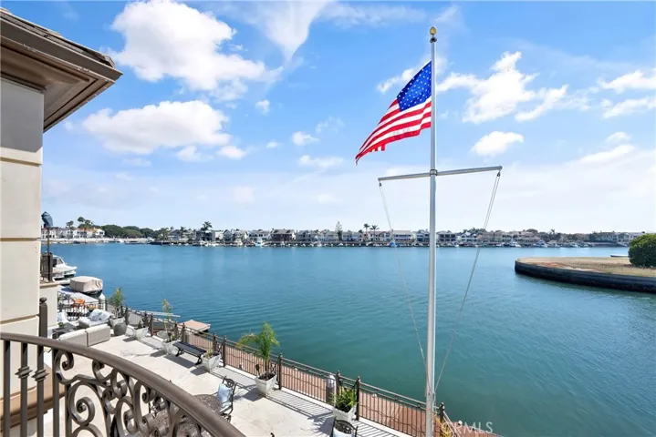 3352 Bounty, Huntington Beach, California 92649